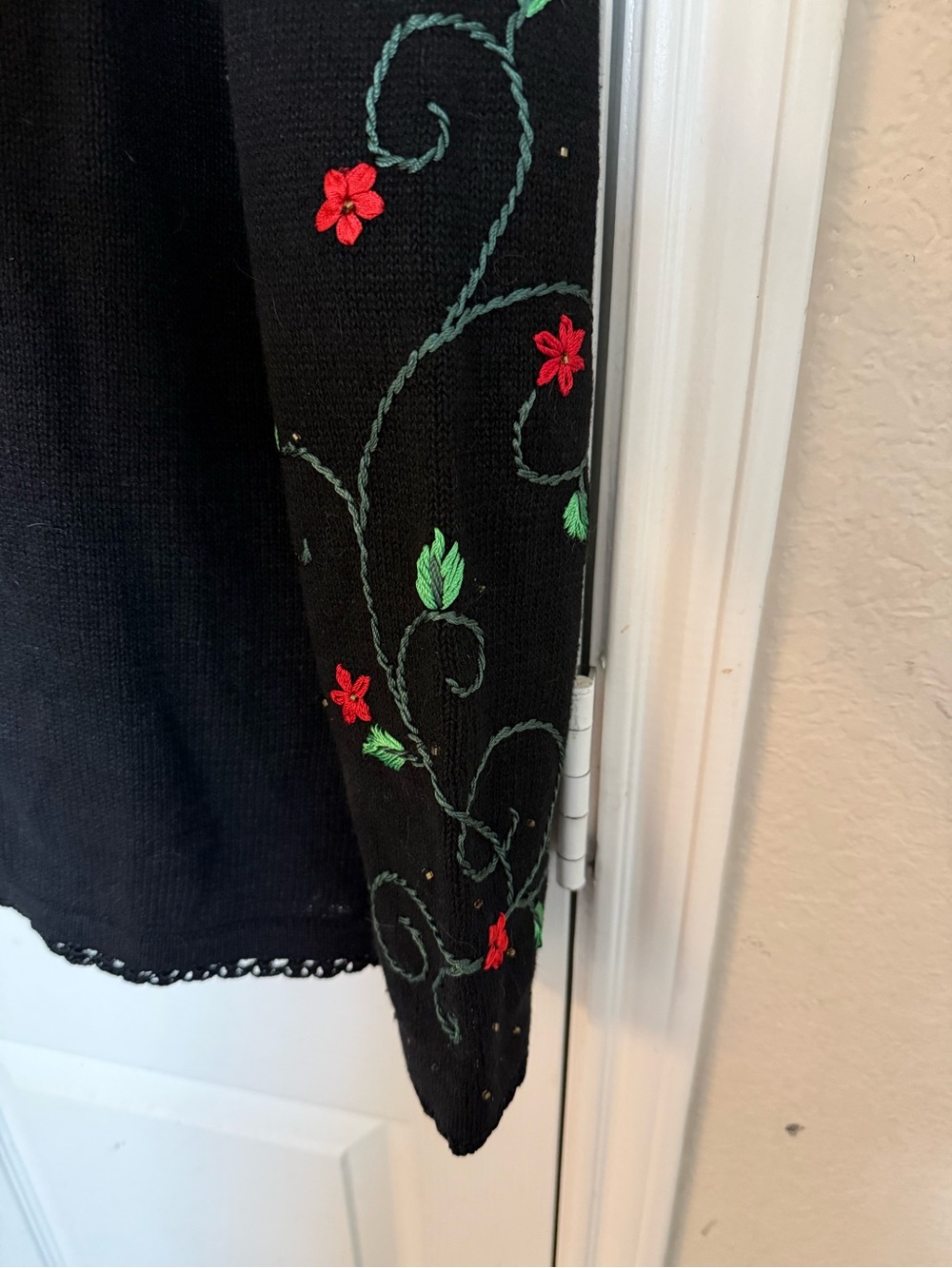 Arriviste Christmas Cardigan Sweater Ribbon Embroidery Beaded Women’s Small